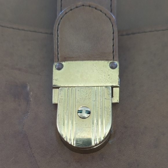 Classic Brown Leather Briefcase - Picture 6 of 15